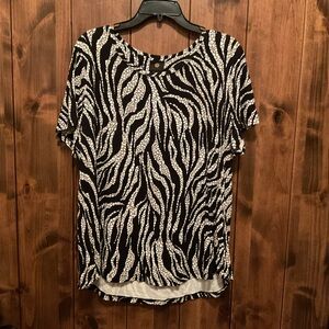 JM Collection Black and White Zebra Pattern Top